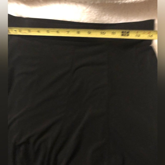 Black spandex material skirt excellent condition - Picture 2 of 2